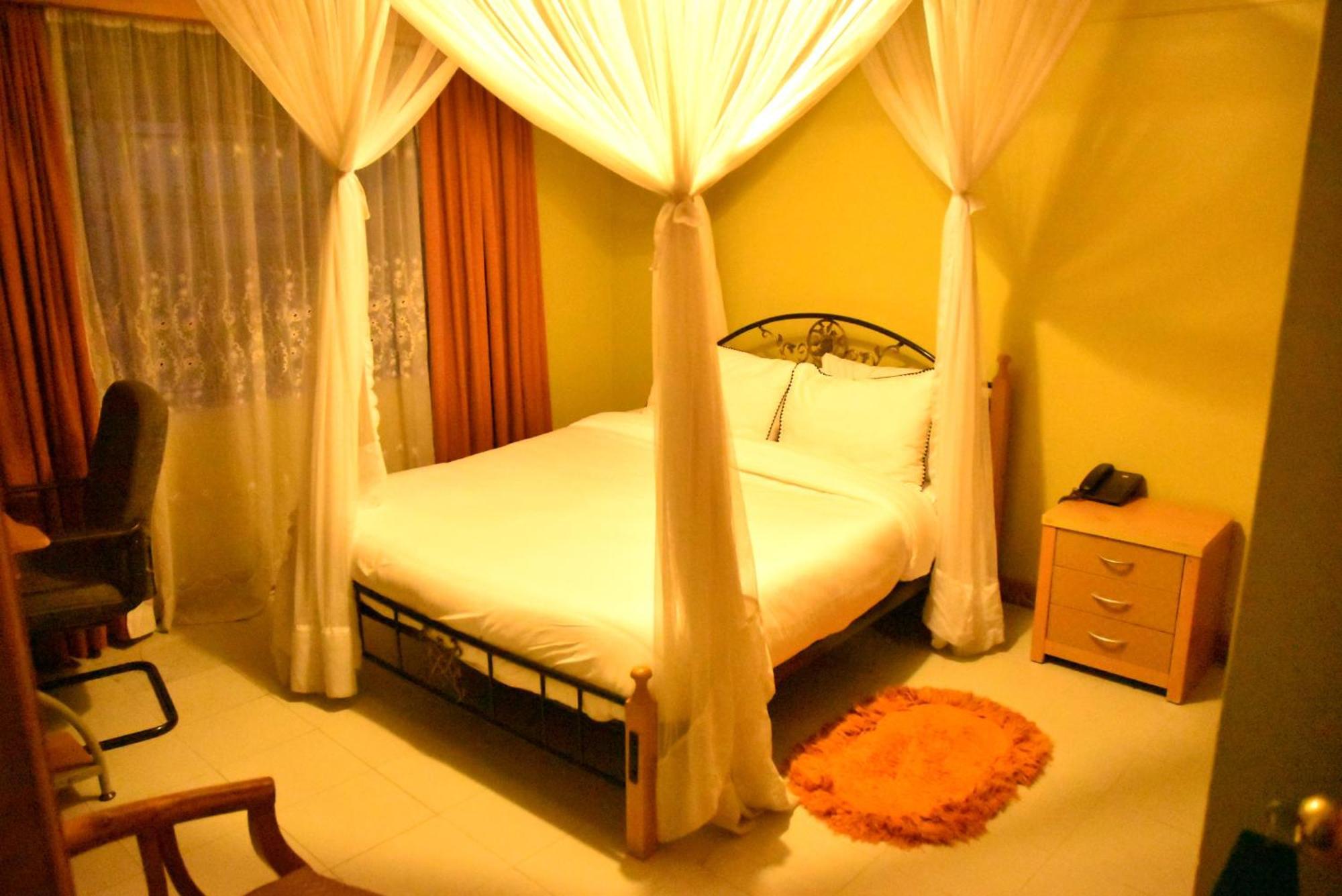 Wagon Wheel Hotel Eldoret Dış mekan fotoğraf